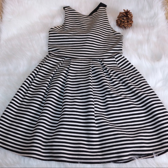 Authentic American Heritage B&W Striped Dress - Picture 2 of 6